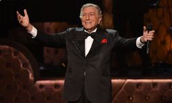 Dünyaca ünlü şarkıcı 96 yaşında hayatını kaybetti