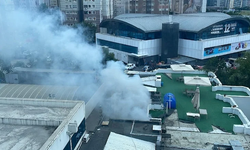 Zeytinburnu’nda teknoloji mağazasında yangın çıktı