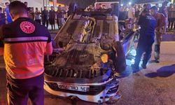 Bursa'da makas atan araç takla attı: 5 yaralı