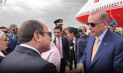 Erdoğan 12 yıl sonra Sisi'yle böyle kucaklaştı