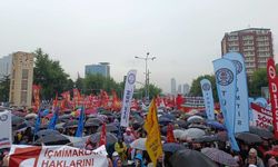 Yağmur dinlemediler: Ankara'da binlerce işçi 1 Mayıs'ı kutladı