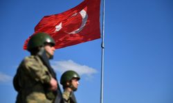 Türkiye'den Yunanistan ve İran'a geçmeye çalışan 8 kişi yakalandı