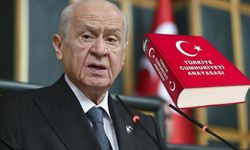 Devlet Bahçeli, grup toplantısında Anayasa'nın ilk dört maddesini okudu