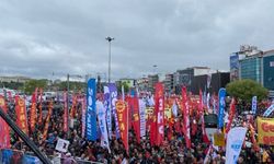 Kadıköy’de binler 1 Mayıs için buluştu: “Başka bir yaşam hayal değil”