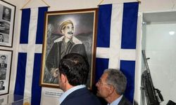 Rum cumhurbaşkanı EOKA müzesi açtı, Grivas’ın fotoğrafı önünde poz verdi