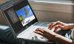 Photoshop  web 1 yıl bedava  : Yapay zeka araçları da dahil!