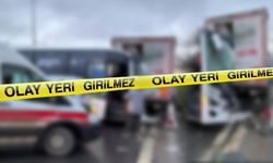 İstanbul’da Midibüs Tıra Çarptı: 13 Yaralı