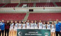 Adana U16 kız basketbol takımı  bölge şampiyon oldu