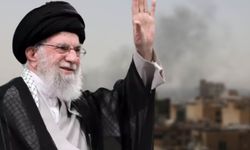 İran’da Hamaney için yas ve protesto