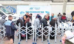 Sultangazi Belediyesi Ramazan’da balık dağıtmaya devam ediyor