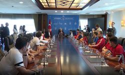 Mansur Yavaş ASKİ Spor şampiyonlarını ağırladı