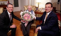 Özel'den Cindoruk'a veda: Emaneti teslim etmeyi bilirdi