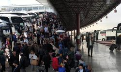 Otogarda iğne atsan yere düşmüyor: Bayram biletleri bitti