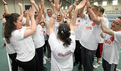 Koşu pistinde engel tanımadılar: Özel sporcular yarıştı