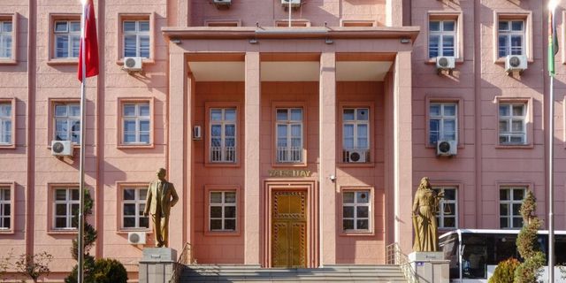 Yargıtay üyelerinden Erdoğan'ın eski danışmanı hakkında suç duyurusu