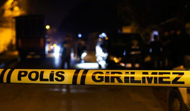 İzmir'de bir evde 3 ceset ortaya çıktı