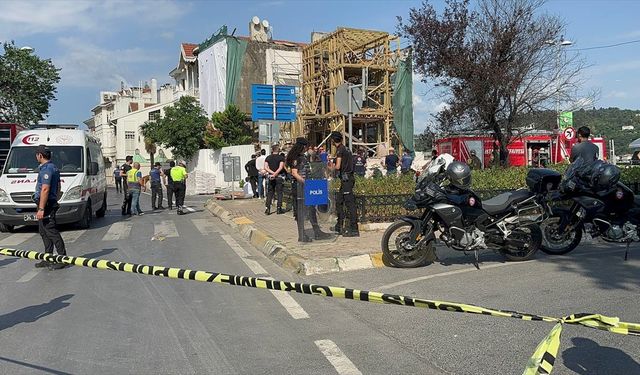 Beşiktaş'ta tarihi binada göçük: 1 kişi enkaz altında