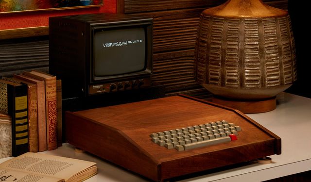 Apple'nın 1970 yılında ürettiği bilgisayar satılıyor