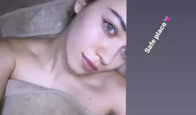 Afra Saraçoğlu havluya sarıldı