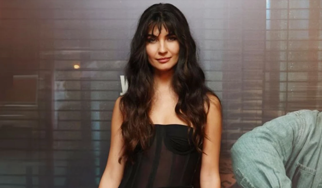 Tuba Büyüküstün transparan kıyafetiyle nefes kesti