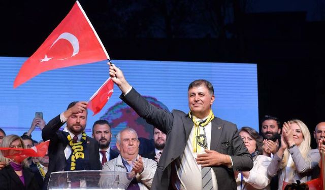 CHP adayı Tugay İzmir'de 'deniz taksi' planını açıkladı