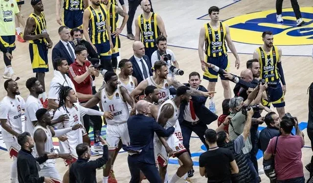 Fenerbahçe Beko-Monaco maçının ardından gerginlik yaşandı