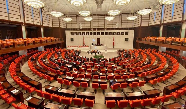 AKP’li Ünüvar ile Destici’nin kızı Meclis’te kadroya alındı
