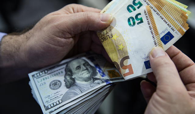 Döviz piyasası yeni haftaya nasıl başladı? İşte Dolar ve Euro fiyatları (23 Aralık 2024)