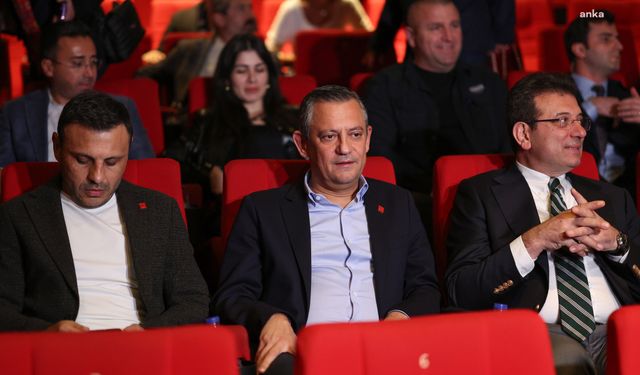 CHP Lideri Özgür Özel, “Bir Cumhuriyet Şarkısı” filmini izledi