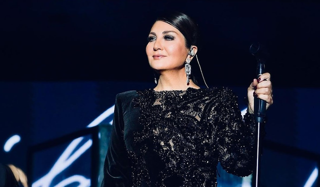 Sibel Can'ın konser elbisesi sosyal medyanın dilinde