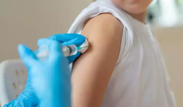 Çocuklar için karma aşı  uygulaması  başlıyor