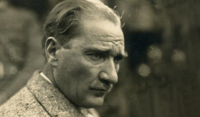 Atatürk'ü sevmediniz, sevemediniz... l İsmet Orhan yazdı...