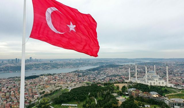 Türkiye sürüne sürüne!... l İsmet Orhan yazdı...