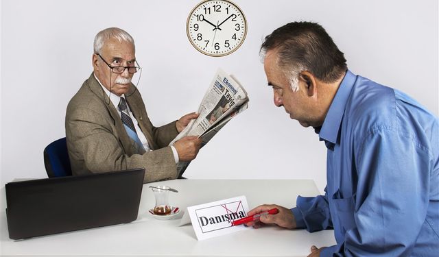 “Kavram ve Karmaşa” Sergisi: Evrensel hakların fotoğrafik ironisi