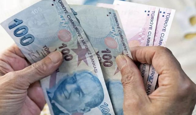 Emekliye Ocak’ta Yüzde 15 Zam Göründü