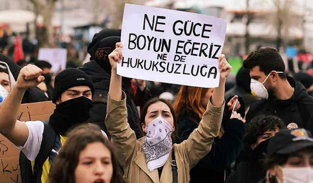 Laik Cumhuriyet’i yeniden toplumsal bilinç yapabilecek kuşağın profili l Berkiz Berksoy yazdı...