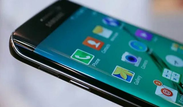 Galaxy S26 Edge  rafa mı kalkıyor?