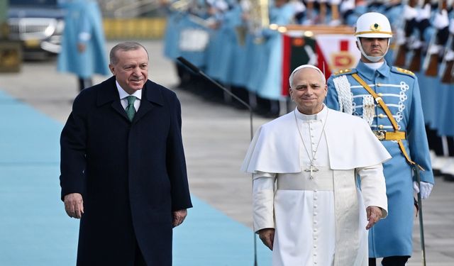 Müslüman Türkler karar aşamasında: Ya Kuran-ı Kerim ya da Papa 14. Leo l Yılmaz Dikbaş yazdı...