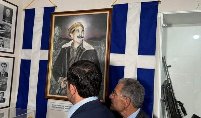 Hristodulidis'ten tartışmalı Grivas pozu