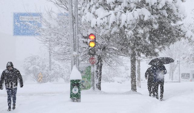 Yoğun kar ve fırtına alarmı: 6 ilde okullara kar tatili verildi