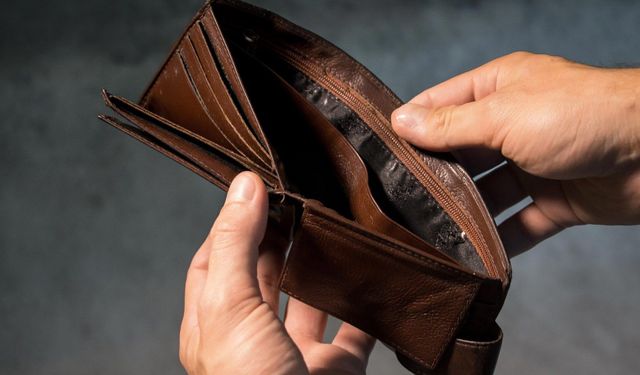 Enflasyon yurttaşı borca sürükledi: Yasal takibe düşenlerin sayısı 1,8 milyonu aştı