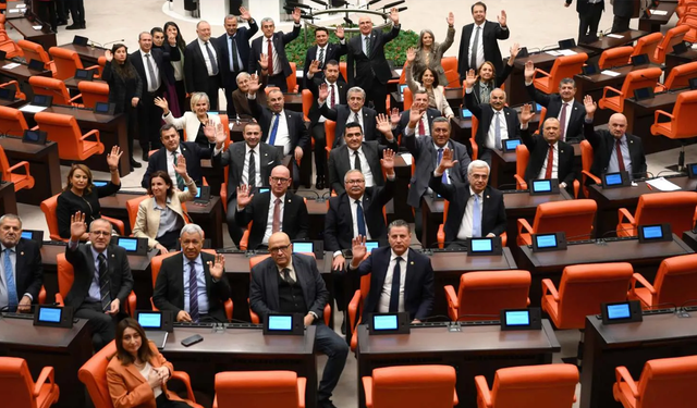 CHP'nin 'Meclis'i terk etmeme' eylemi 12. gününde