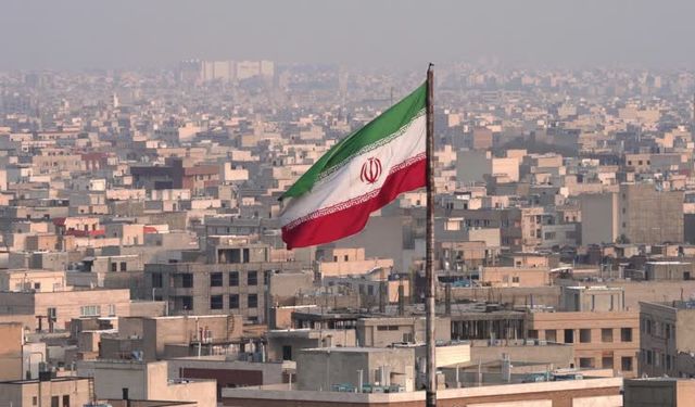 İran’da protestolar sürüyor: halktan “yardım” çağrısı