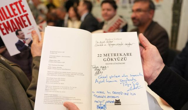 Buğra Gökce ve Yavuz Oğhan Kitap İmza  Etkinliğine Yoğun Katılım