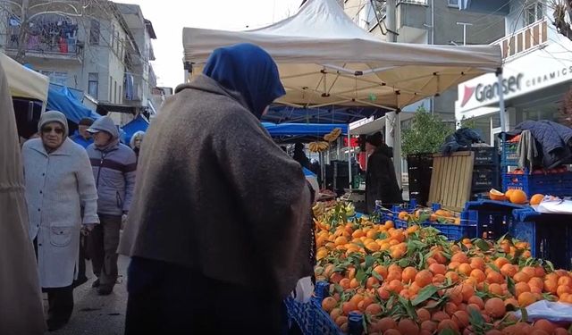 Isparta Pazarı’nda Alıcı da Satıcı da Dertli