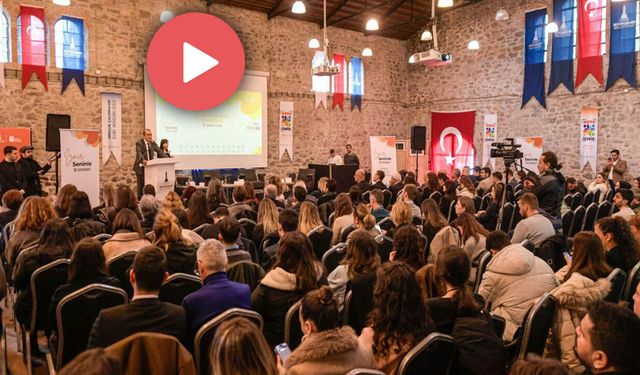 İzmir Seninle ile Gençler İş Dünyasıyla Buluştu