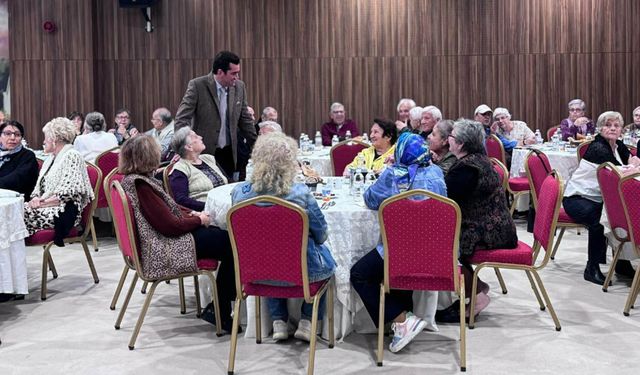 Huzurevinde iftar gönüllere sıcaklık kattı