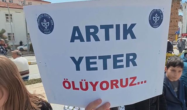 Okul saldırısı sonrası öğretmenler eylem yaptı