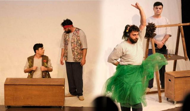 Cambazın cenazesiyle veda: Sahne perdeleri kapandı