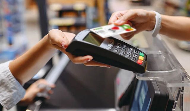 Vatandaş kartla dönüyor, nakit geri planda